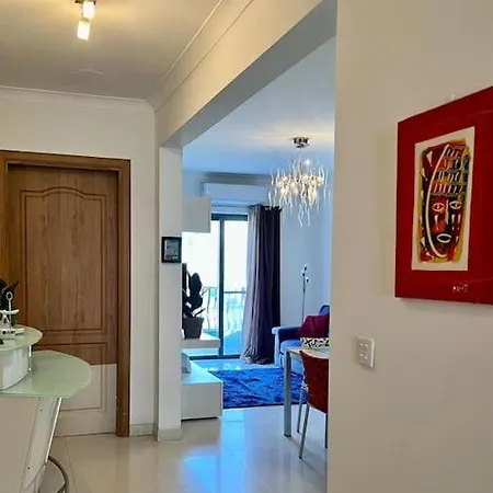 2 Bedroom - 5 Mins From The Sea *