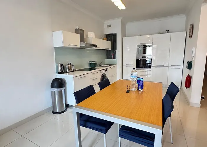 2 Bedroom - 5 Mins From The Sea Appartement *