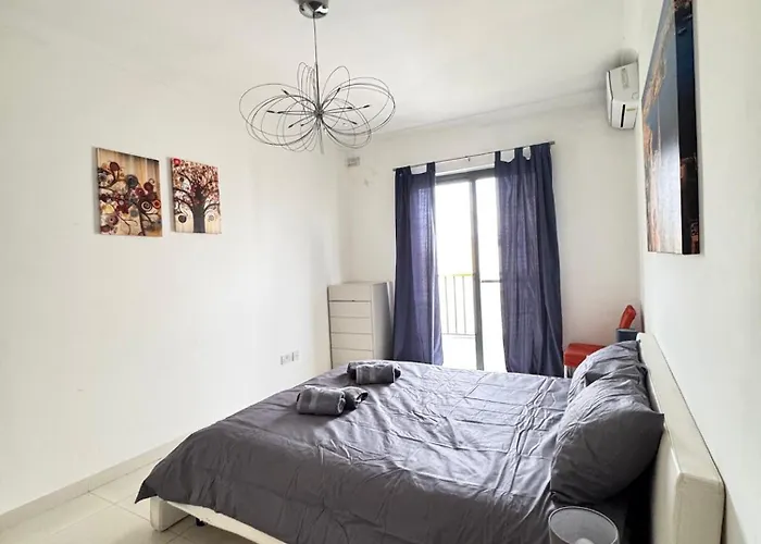 Appartement 2 Bedroom - 5 Mins From The Sea